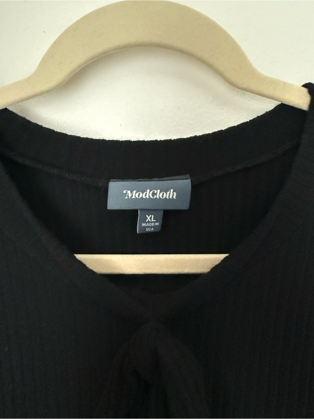 Modcloth Black Ribbed Tie-Neck Top - Picture 4 of 5